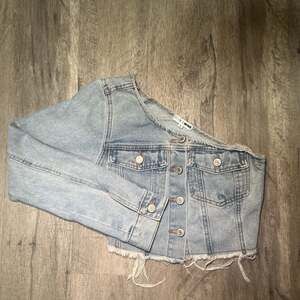 Fashion Nova blue denim jacket Size XS